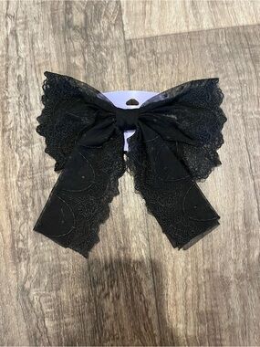 New with tags Claire’s black lace clip on bow